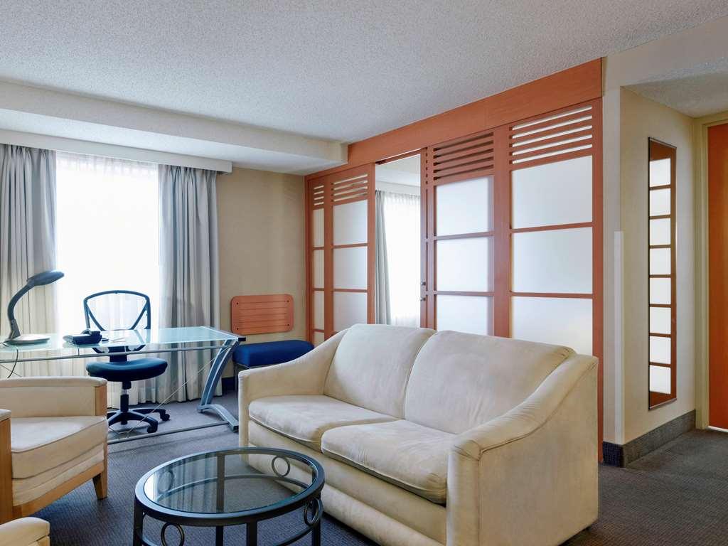 Doubletree By Hilton Ottawa Downtown Hotell Rum bild