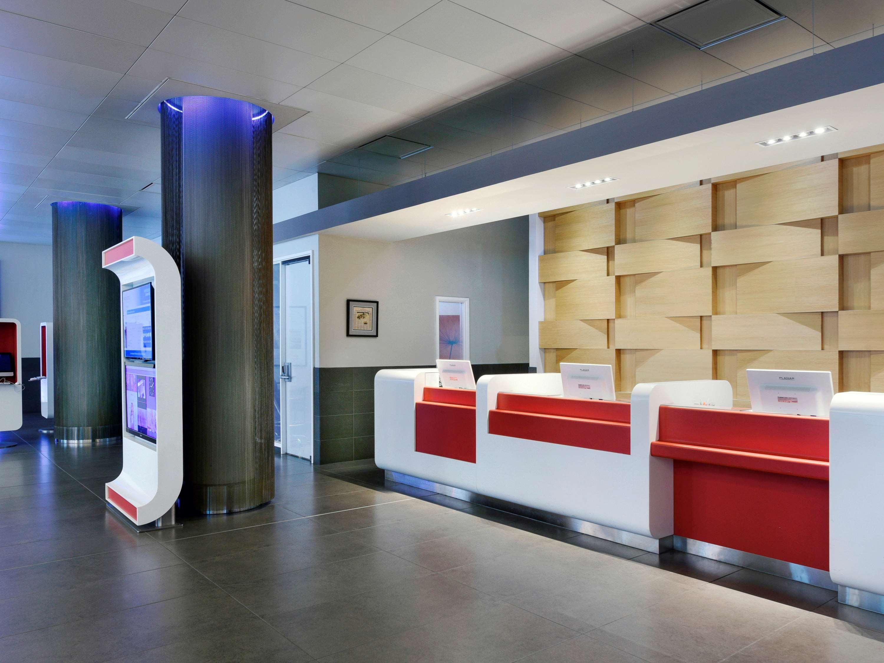 Doubletree By Hilton Ottawa Downtown Hotell Exteriör bild