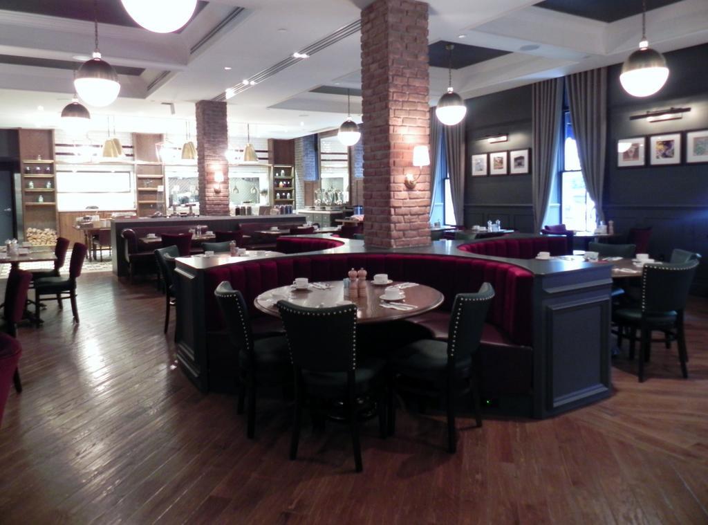 Doubletree By Hilton Ottawa Downtown Hotell Exteriör bild
