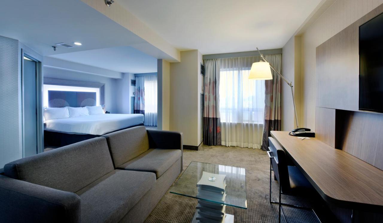 Doubletree By Hilton Ottawa Downtown Hotell Exteriör bild