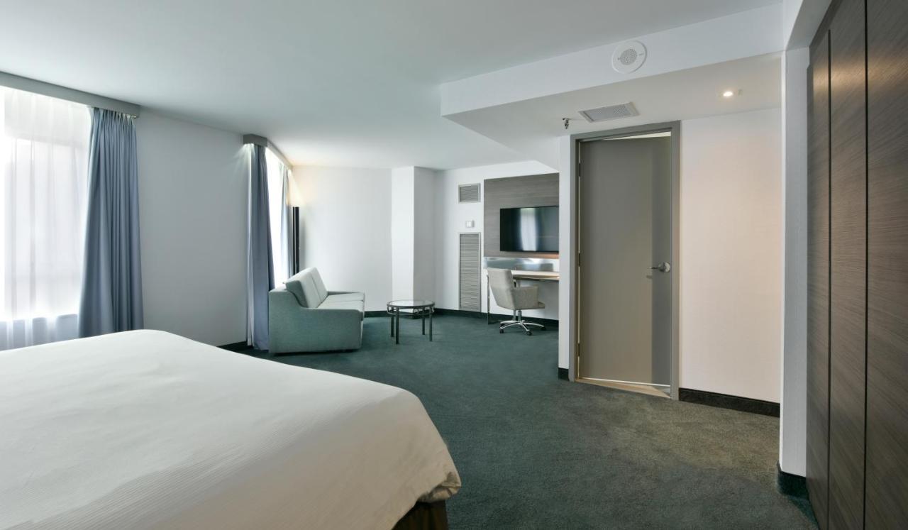 Doubletree By Hilton Ottawa Downtown Hotell Exteriör bild