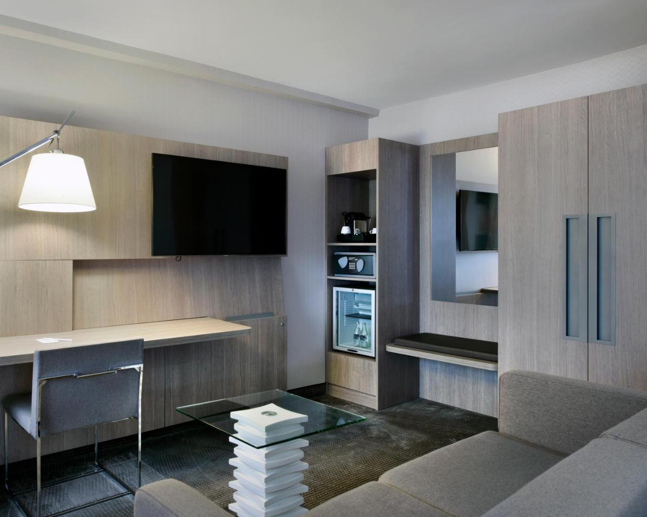 Doubletree By Hilton Ottawa Downtown Hotell Exteriör bild